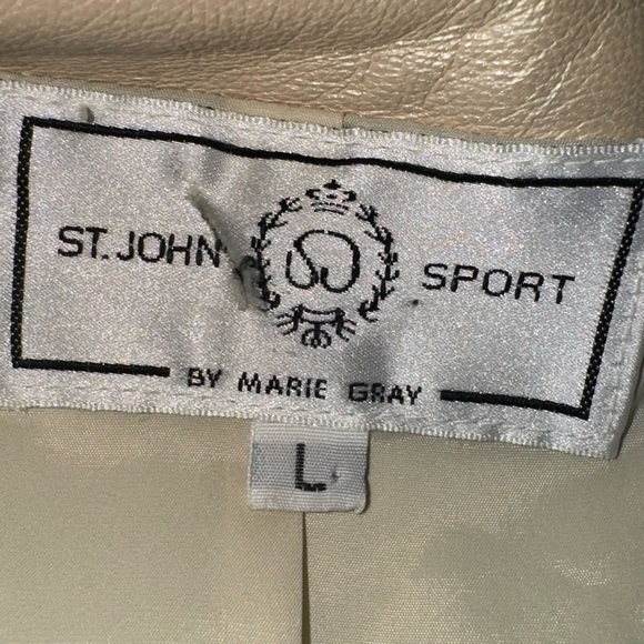 St John Jacket - Picture 2 of 9